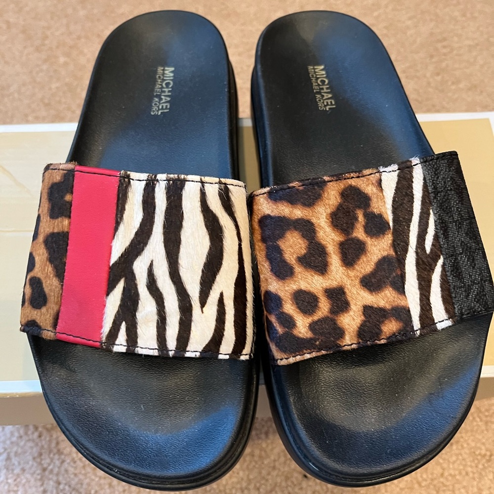 Michael Kors Black with Animal Print Slides Women’s Size 5